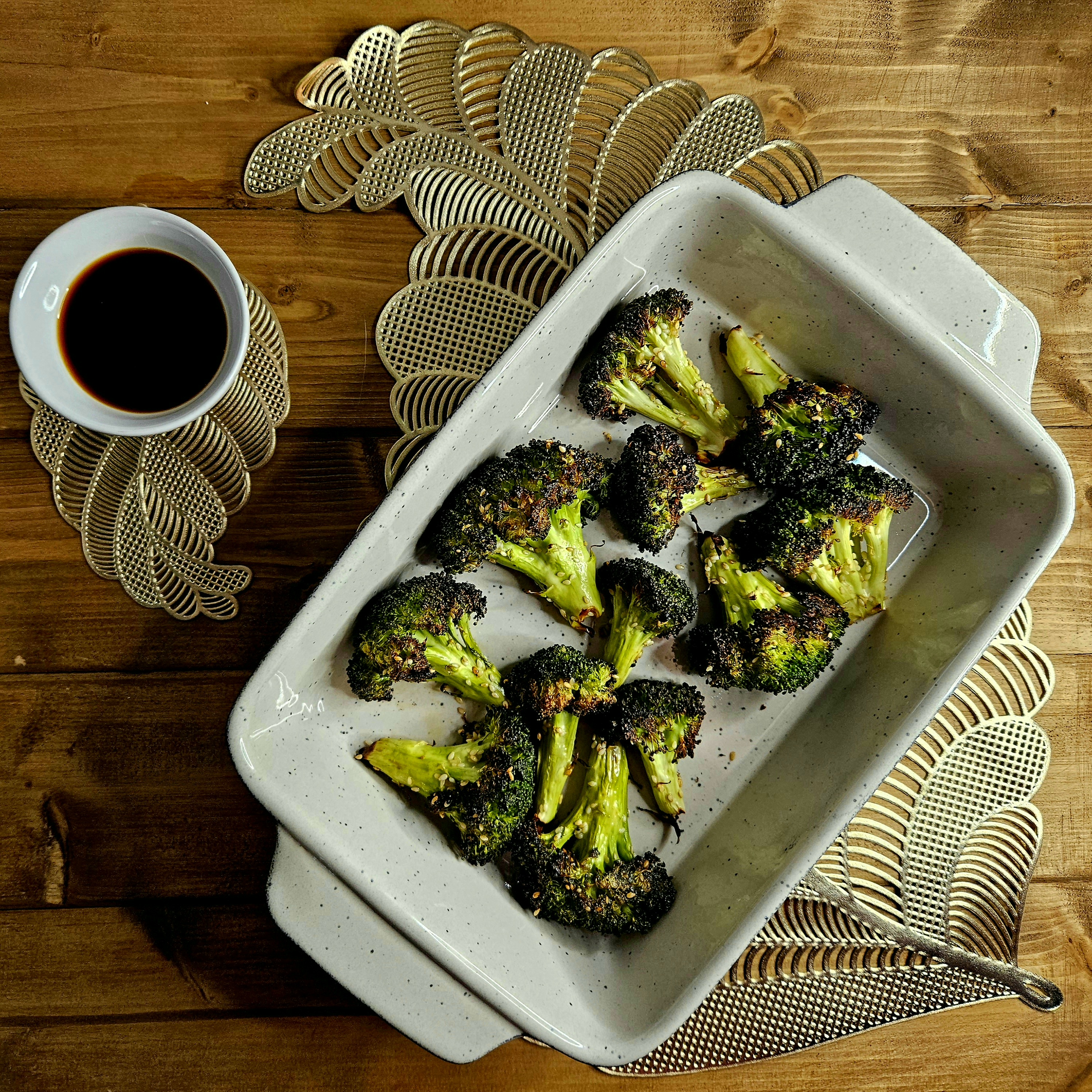 Sesame-Roasted Broccoli with Soy Sauce and Sesame Seeds